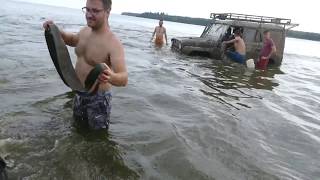 СПАСАЕМ УАЗ заглохнувший в МОРЕ  off road 4x4