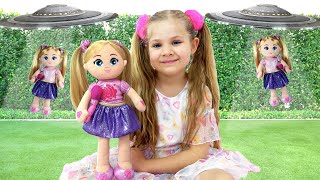 Diana Bermain Dengan Boneka Plush