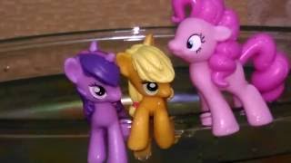Май литл пони. Развлечения в бассейне. My Little Pony видео