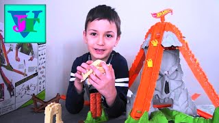 Собираем ТРЕК ХОТВИЛС Вулкан. Play Hotwheels Track Volcano Blast.