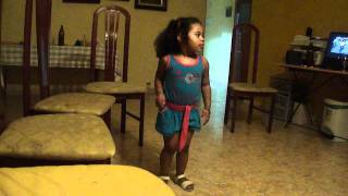 mi ahijada bailando el choque....tan bella mi niña