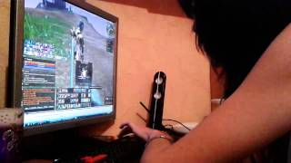 Девушка точит меч Lineage 2