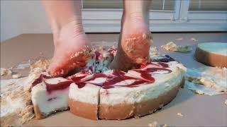 mass cake crush barefoot