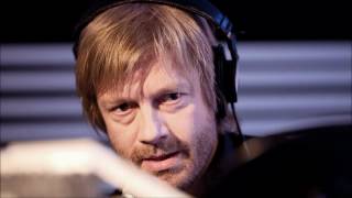Radioresepsjonen - Amerikaneren, briten og nordmannen sitter å skryter til hverandre