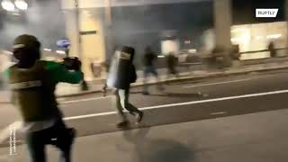 USA: Proud Boys and Antifa clash in central Portland