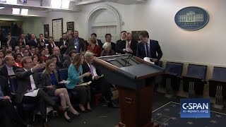 Watch White House press core erupt with frustration when Sean Spicer doesn't take questions