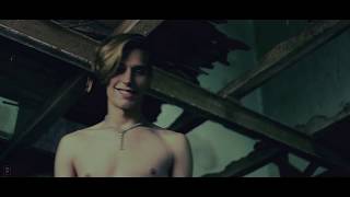 Cómo posesionar una Mansión Abandonada (corto)