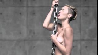 МАЙЛИ САЙРУС   ГОЛАЯ на КОТЕ Музыкальные Клипы Новости Приколы и Miley Cyrus 2015