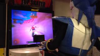 ヒーロー＆怪人対抗アーケードゲーム選手権大会 トップスケーター：サメ怪人サメハダー選手(@samesavaaa)