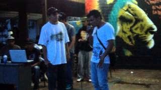 batalla de gallos en la univercidad del tolima..magnus vrs marroco