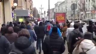 Расеяне уже массового поют "путин хуйло" Украина была права
