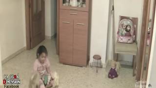Lắp camera theo dõi con gái, đến khi xem lại thì ông bố.....