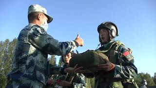 «Десантный взвод-2020»: десантирование участников в составе взводов