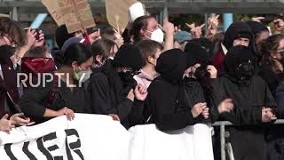 Germany: Thousands join anti-Pegida rally in Dresden