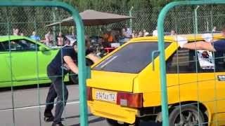 Drag Race Nissan GT-R vs VAZ 2108.