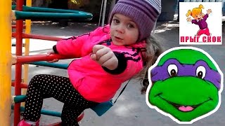 VLOG children playground Детская площадка гуляем гоняем голубей