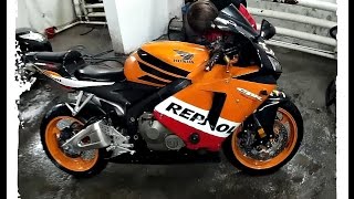 Заносим мотоцикл домой без лифта. Honda CBR 600rr Repsol 2006