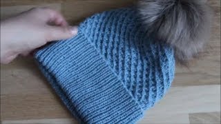 Эльза. Шапка спицами с отворотом.