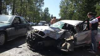 საშინელი ავარიის კადრები - ქორწილის მანქანას სატვირთო დაეჯახა