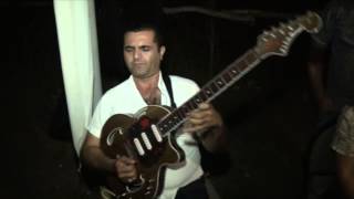 Elman Namazoglu dostlarla biryerde