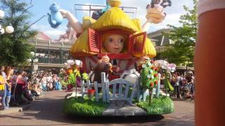 Parade disneyland paris magie féerique 2016 disney