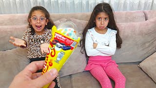 Sıla Mira Dondurmayı Aldı Kaçtı | Eğlenceli Çocuk Videosu | Fun Twins