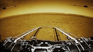 Китай приземлился на Марс. Первые реальные снимки - марсоход Чжужун.