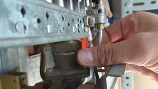 Calentador Junkers Bosch no funciona y se oye la chispa interior constantemente.