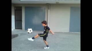 Walter Menduto (8 anni) 2425 palleggi
