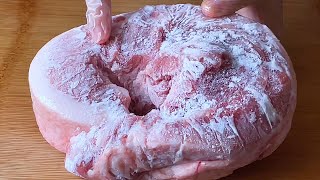 【小穎美食】解凍肉到底用不用泡水？酒店大廚教你一招，5分鐘解凍和新鮮肉1樣