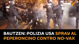 #Bautzen: polizia usa spray al peperoncino per disperdere no-vax