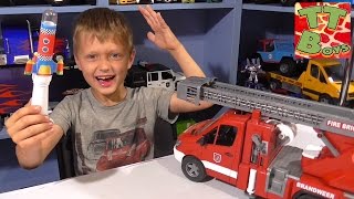 Bruder ПОЖАРНАЯ МАШИНА - Игорек проводит опыты - Запускаем Ракету. Видео для детей