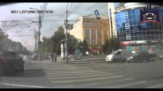 Красноярск Лансер сбил пешехода на зебре после ДТП