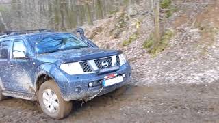 Nissan Pathfinder R51+Matador MP72 Izzarda AT2