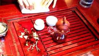 表参道 遊茶カフェ 中国茶を淹れる