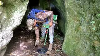 Buscando reliquias en cueva(garrett 250, gti 2500)