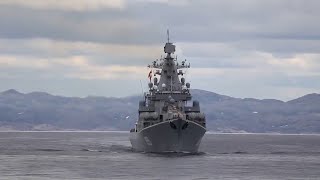 Крейсеры «Пётр Великий» и «Маршал Устинов» открыли огонь по береговым целям условного противника