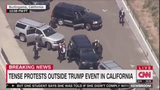 Личная охрана Дональда Трампа в действии.