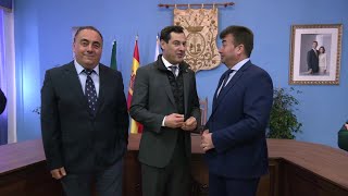 Moreno visita el Ayuntamiento de Santa Olalla del Cala (Huelva)