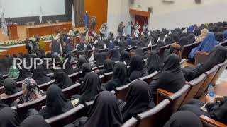 Afghanistan: Women display support for Taliban policies in Kabul university