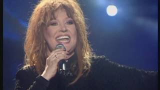 Позови меня с собой. Алла Пугачева. Вся сцена в цветах. Pozovi Menia S Soboi. Alla Pugacheva Superb