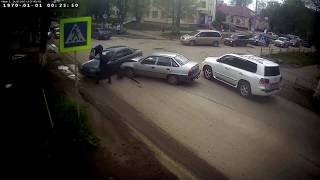 Авария перекресток Калмыкова-Ленина Карталы 24 05 2017