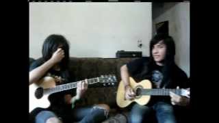 Guitarrista toca "O Milionário" com viola caipira.