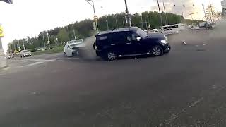 Mashinalar toqnashuvi??????