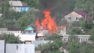 В пригороде Саранска полыхает баня