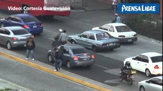 Asaltantes captados en video