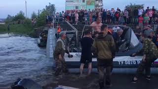 Эвакуация людей из затопленного Тулуна