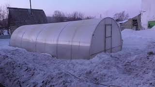 Обзор погоды и теплицы с томатами 1 апреля. Сегодня и год назад. 