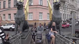 Прогулки по Питеру. Банковский мост с грифонами