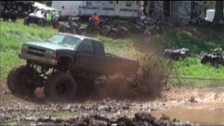 STUCK?? CALL THEMUDBOGGER79 in the BIG BLOCK CHEVY ON 54" BOGGERS!!